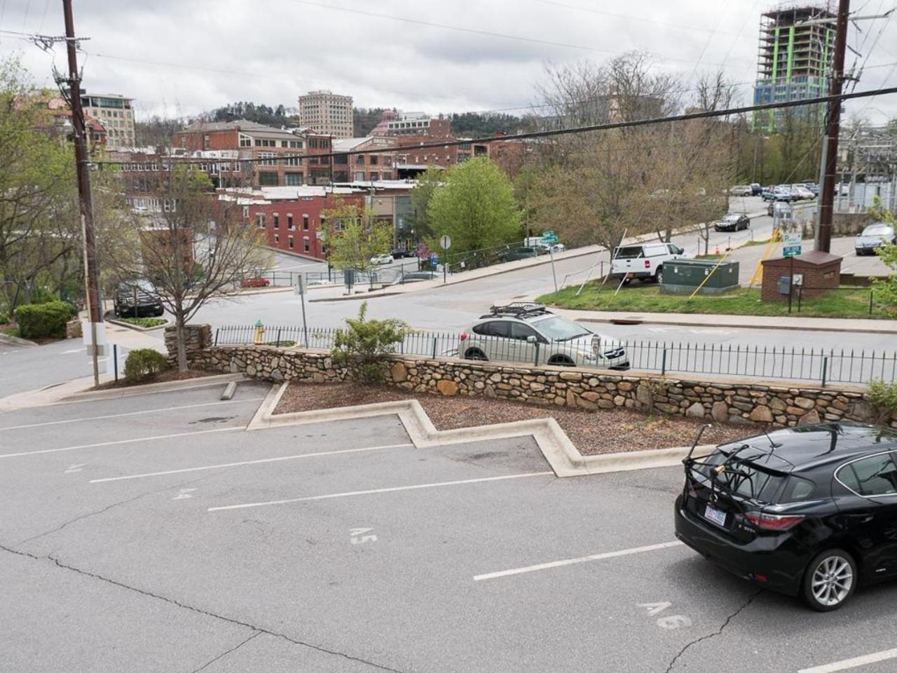 The Easy Spot Dt Parking Villa Asheville Exteriör bild